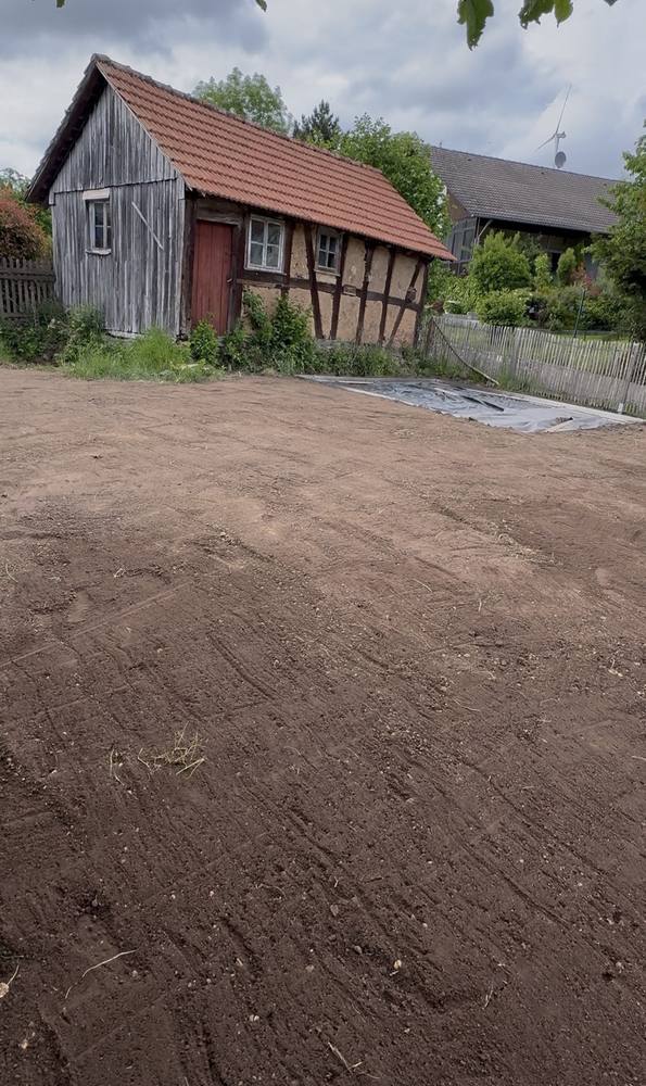 Fläche nach Abtransport von Erde und Material